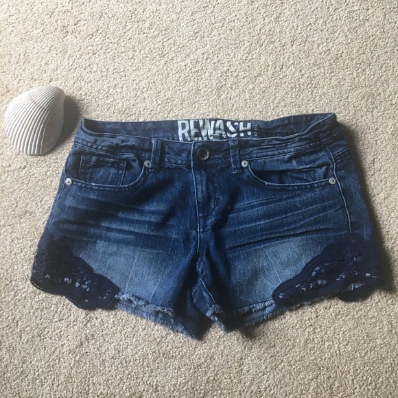 Rewash Pants - Cute Jean Shorts w/navy lace
